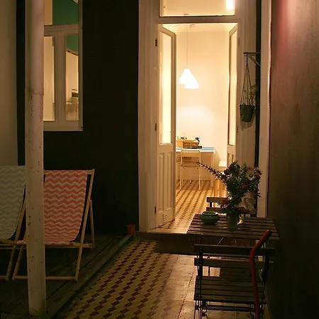 Apartment Art Nouveu House With Backyard *
